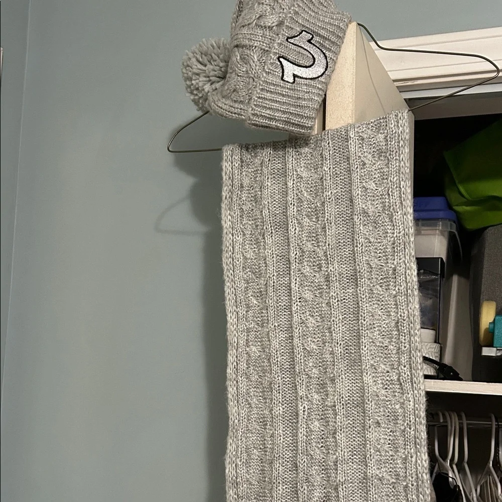 True Religion Light Gray Knit Accessory - Picture 1 of 3